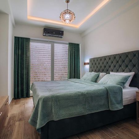 White Blue Ohrid - Luxury Apt, City Center, Private Parking, Balcony, Near Ohrid Lake Exterior photo