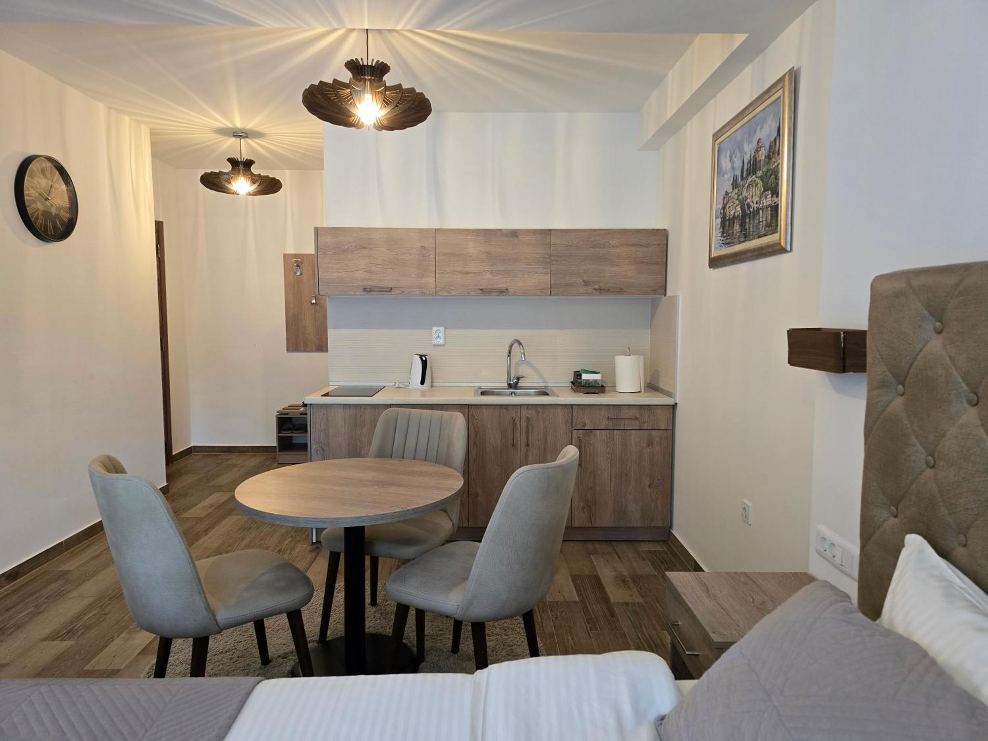 White Blue Ohrid - Luxury Apt, City Center, Private Parking, Balcony, Near Ohrid Lake Exterior photo