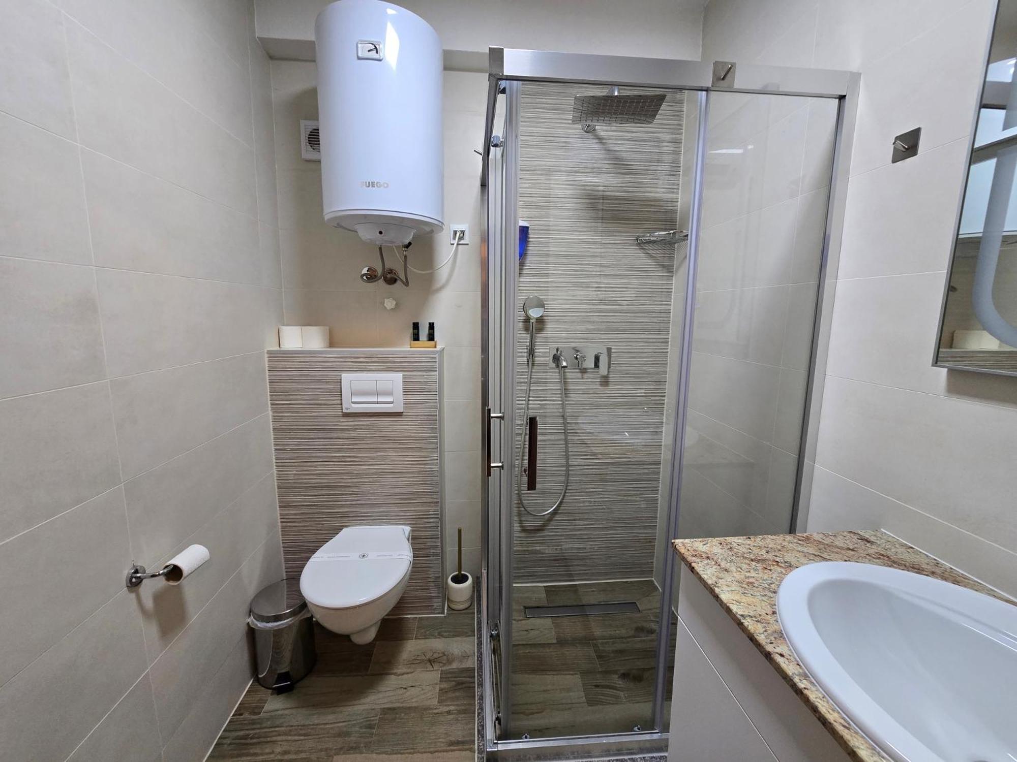 White Blue Ohrid - Luxury Apt, City Center, Private Parking, Balcony, Near Ohrid Lake Exterior photo