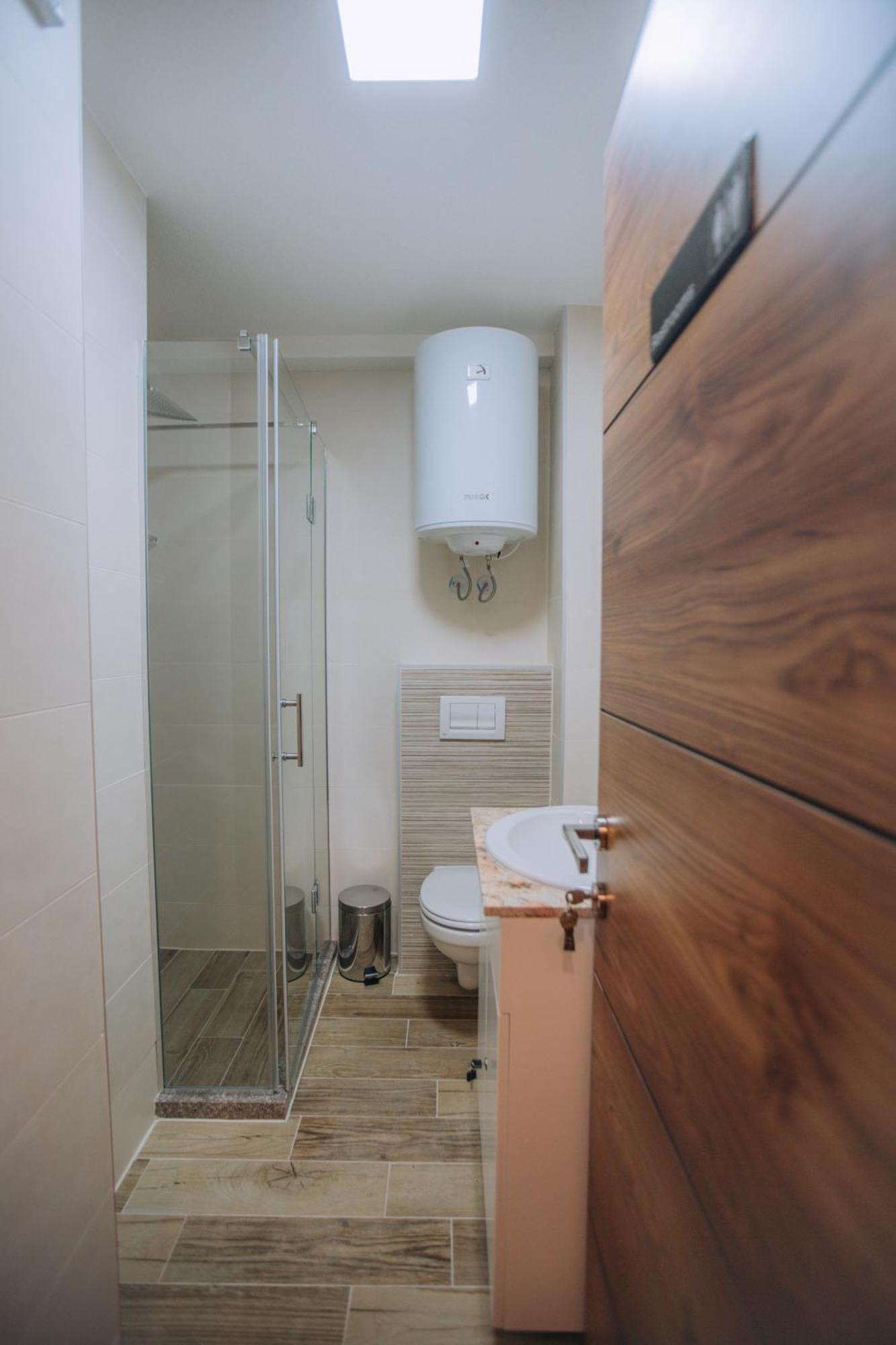 White Blue Ohrid - Luxury Apt, City Center, Private Parking, Balcony, Near Ohrid Lake Exterior photo