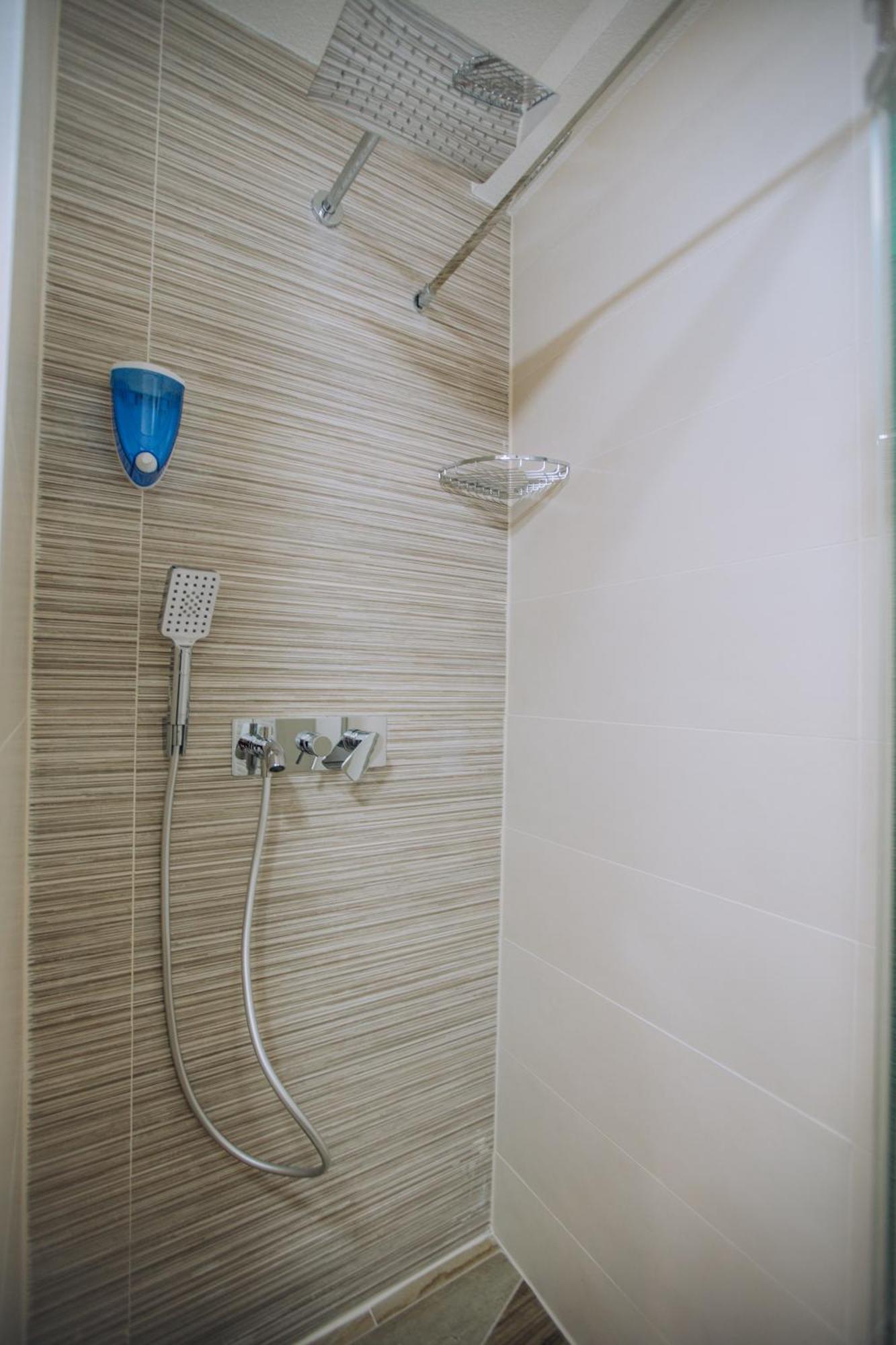White Blue Ohrid - Luxury Apt, City Center, Private Parking, Balcony, Near Ohrid Lake Exterior photo